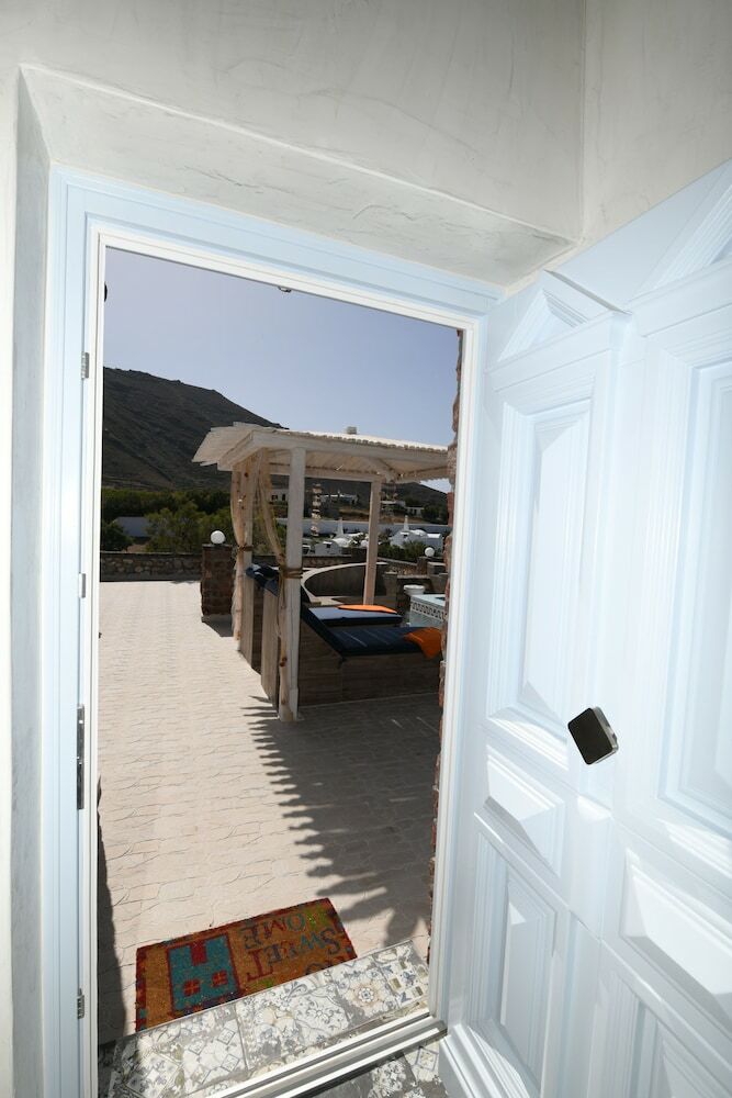 Starlight Luxury Seaside Villa