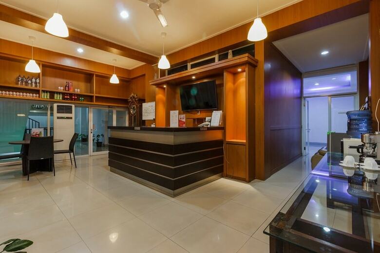 Hotel Reddoorz Premium @ Ampera Raya 2