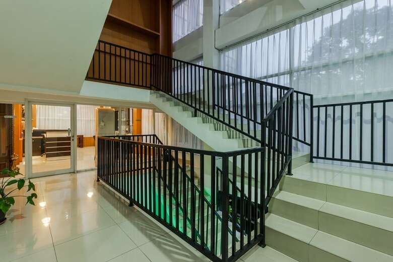 Hotel Reddoorz Premium @ Ampera Raya 2