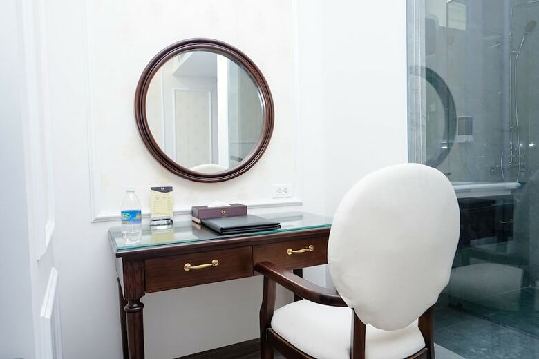 Vincent Halong Hotel