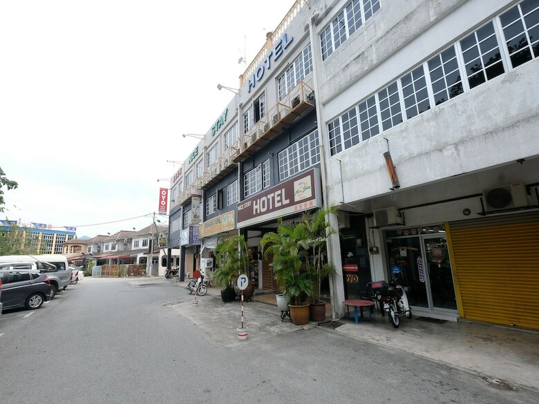 Oyo 1190 Nice Stay Hotel