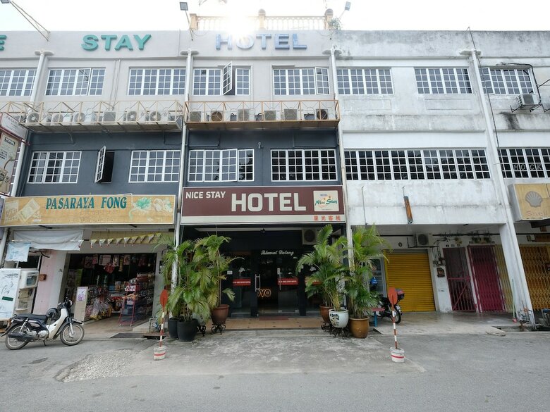 Oyo 1190 Nice Stay Hotel