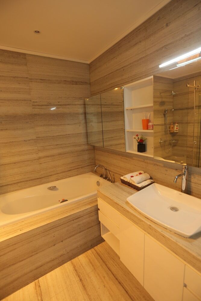 Aparthotel Hnc Premier Hotel & Residences