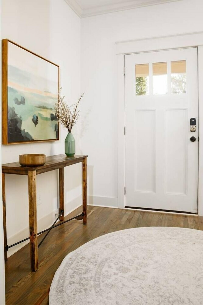 Refreshing 3br/3ba Townhouse Mins To Dt By Domio