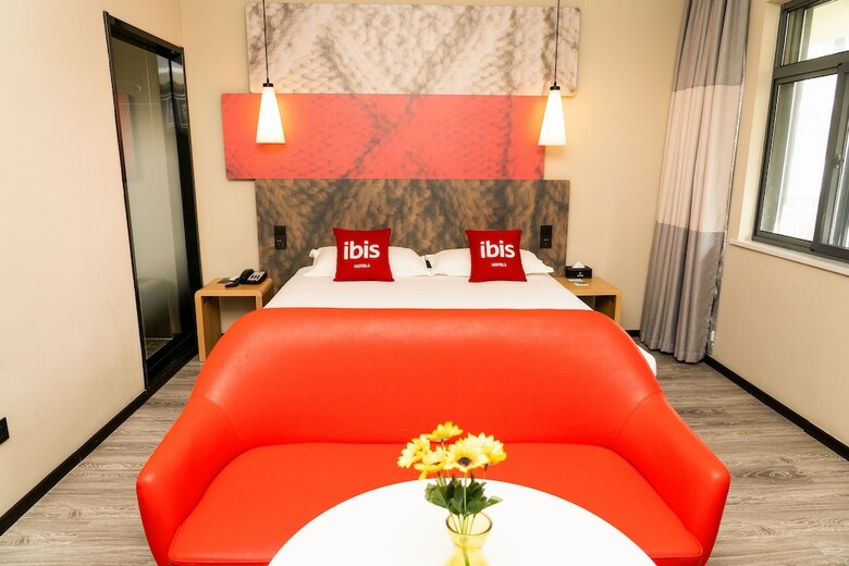 Ibis Hefei Pedestrian Street Hotel