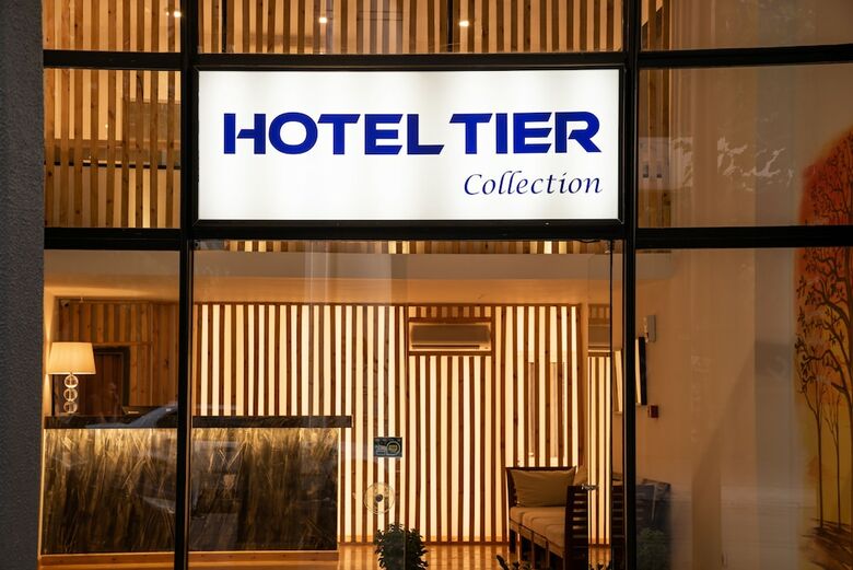 Hotel Tier Collection