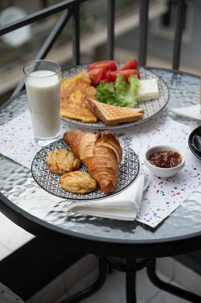 Hotel Tier Collection