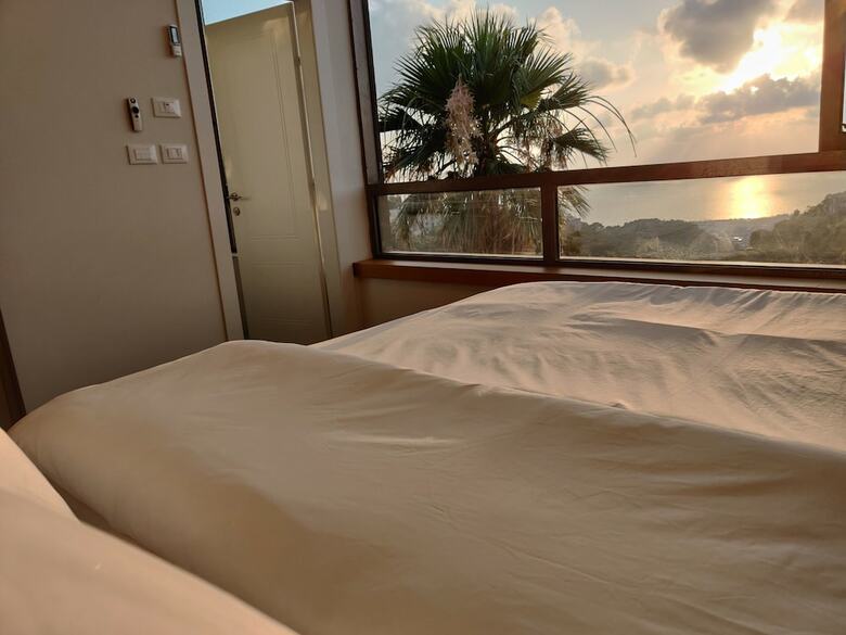 Luxury Suites By Notaly Ariel