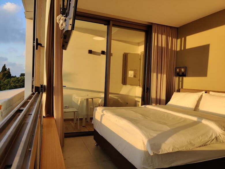 Luxury Suites By Notaly Ariel