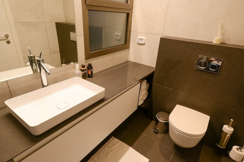 Luxury Suites By Notaly Ariel