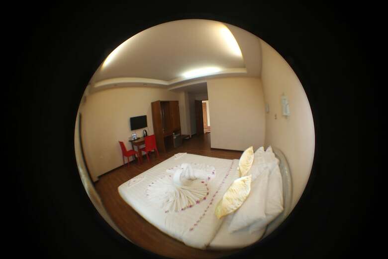 Hostal Law Ka Thit Sar Hotel - Hostel