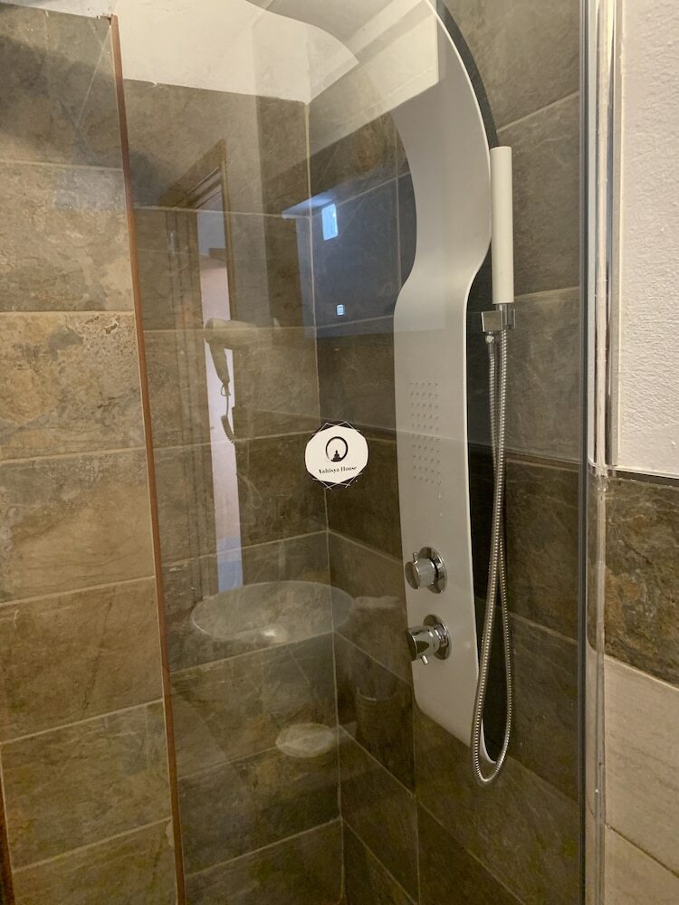 Hotel Valtisya House Pool & Airport