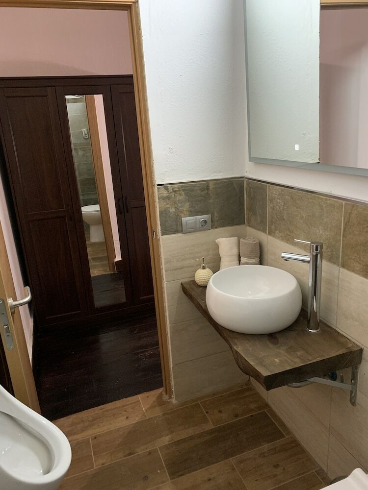 Hotel Valtisya House Pool & Airport