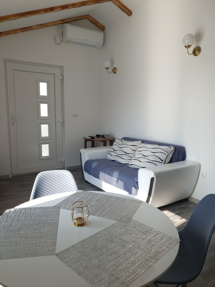 Apartments Dalmatinka Metajna Novalja