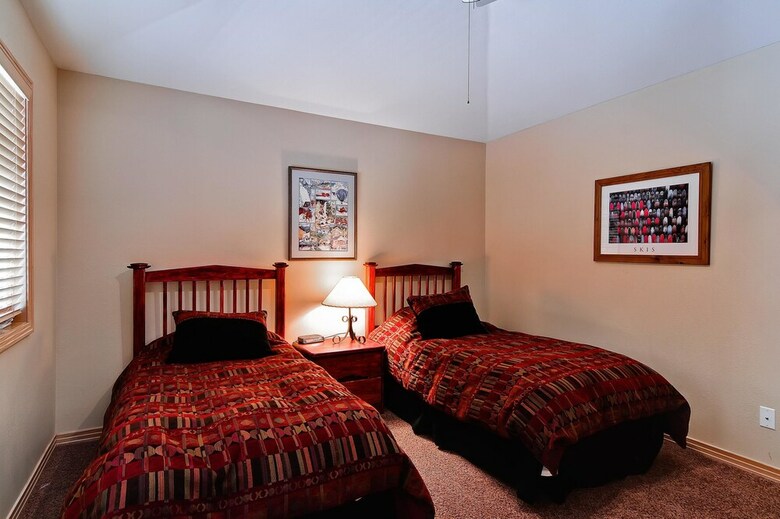 Cascades Townhomes Hood 1