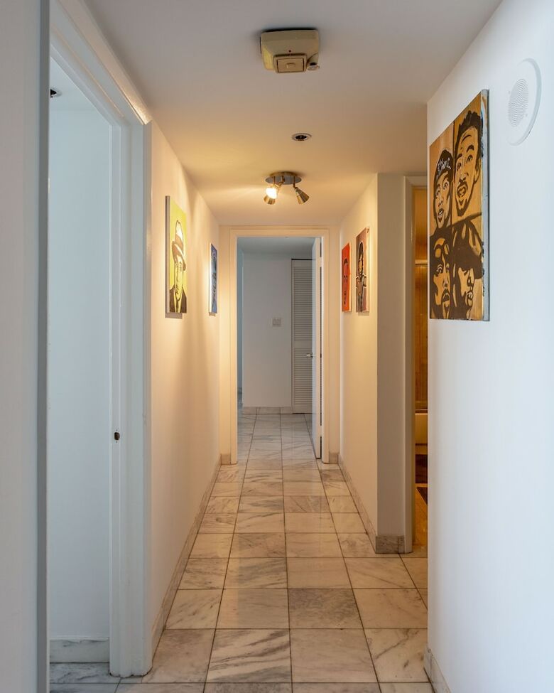 3 Bedroom Condo With Stunning Balcony View