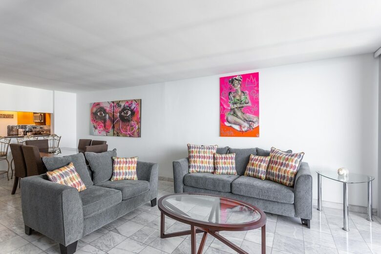 3 Bedroom Condo With Stunning Balcony View