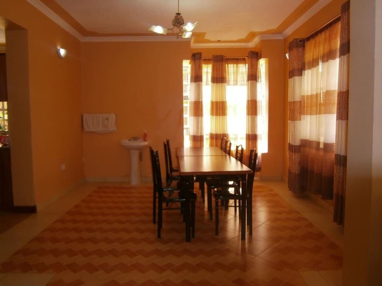 Hotel Elgon Village Guest House