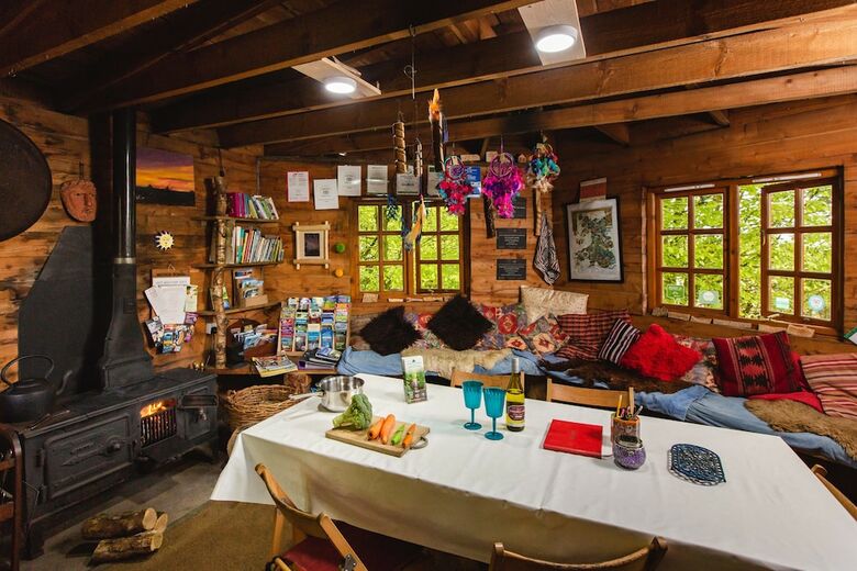 Hotel Larkhill Tipis And Yurts