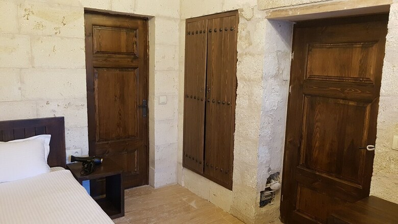 Hotel Tafana Cave & Stone Lodge
