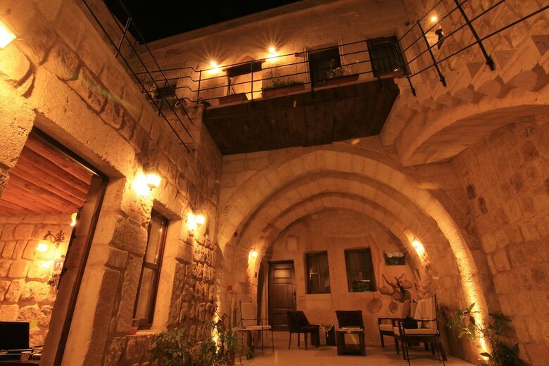 Hotel Tafana Cave & Stone Lodge