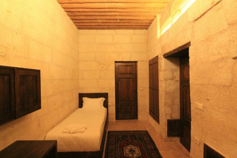 Hotel Tafana Cave & Stone Lodge