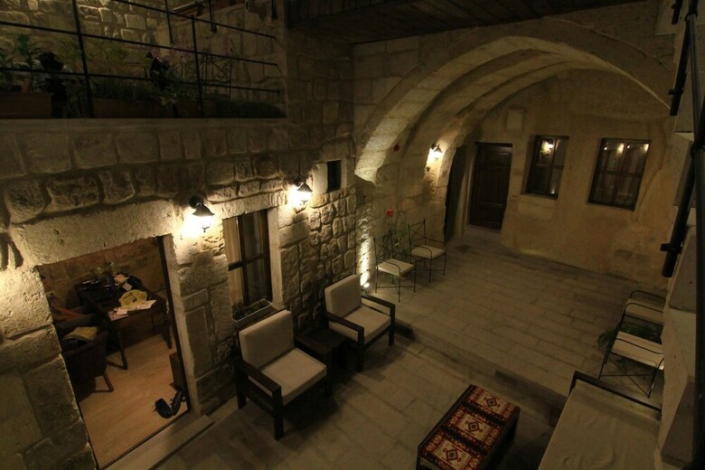 Hotel Tafana Cave & Stone Lodge