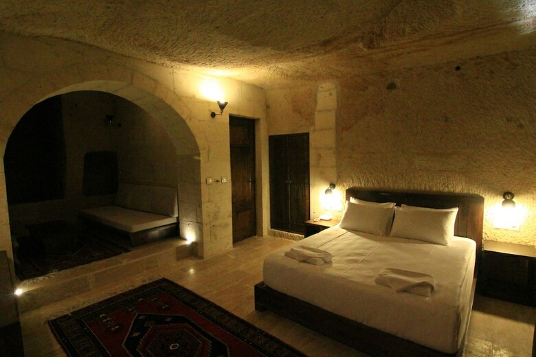 Hotel Tafana Cave & Stone Lodge