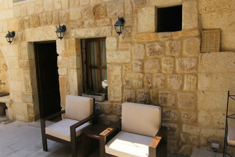 Hotel Tafana Cave & Stone Lodge