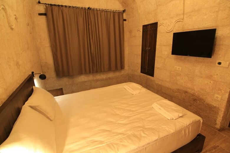 Hotel Tafana Cave & Stone Lodge