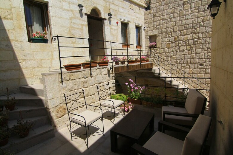 Hotel Tafana Cave & Stone Lodge