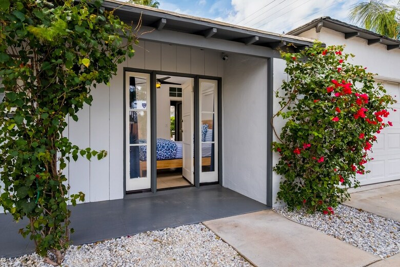 Palm Springs Glamour Three Bedroom House