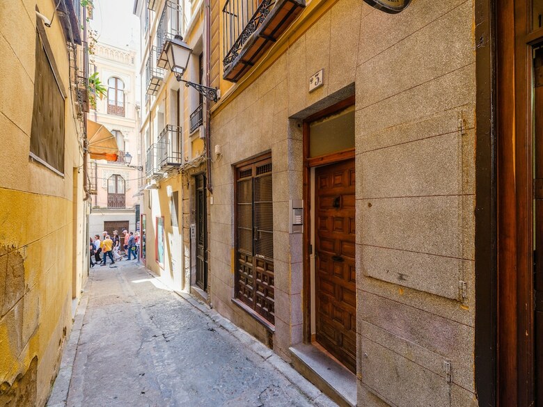Apartamentos �tico Abuhardillado By Toledo Ap
