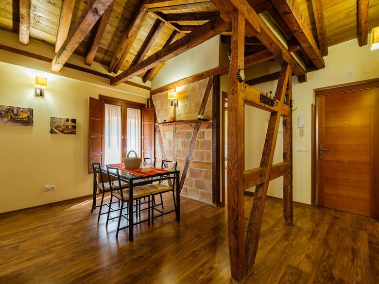 Apartamentos �tico Abuhardillado By Toledo Ap
