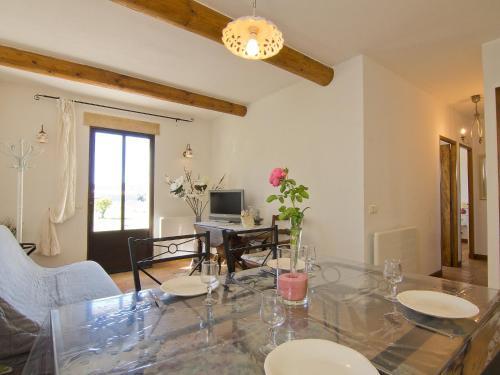 Holiday Home Maison La Fabrique Villelaure