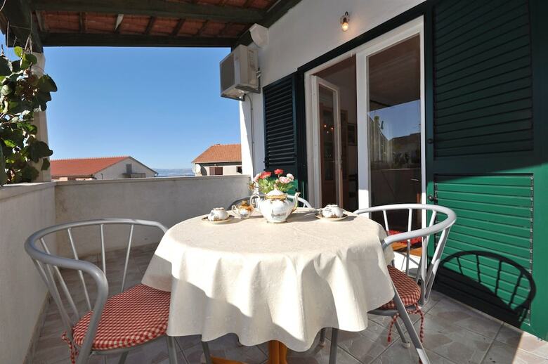 Apartments And Rooms Anka