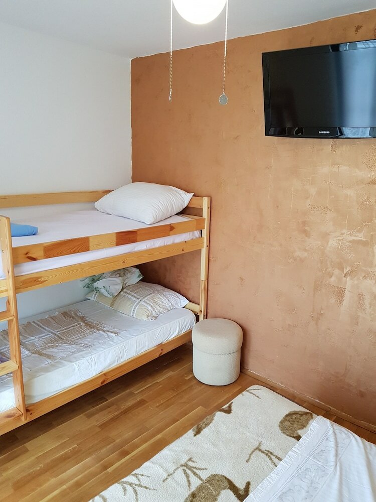 Apartment And Room Marica