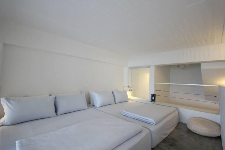 Bed & Breakfast Milk White Homestay