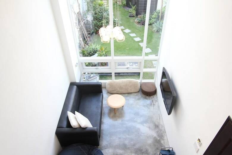 Bed & Breakfast Milk White Homestay