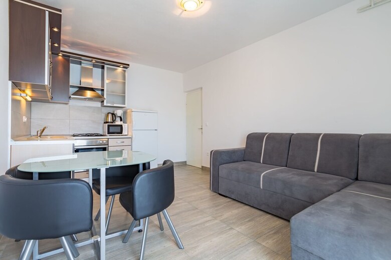 Apartments Kuli?
