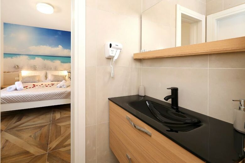 Redstone Luxury Apartments