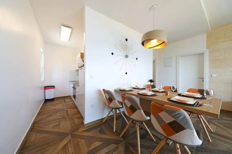 Redstone Luxury Apartments
