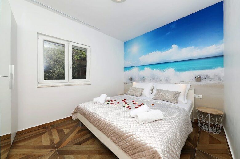 Redstone Luxury Apartments
