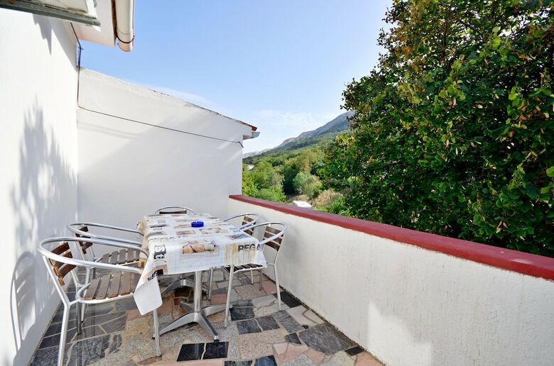 Apartments Mladen