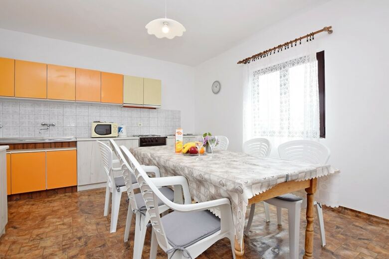 Apartment And Rooms Mila