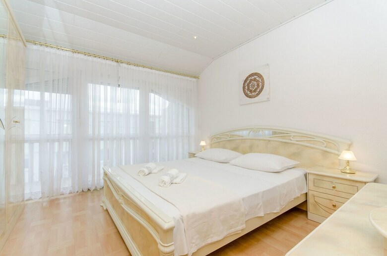 Apartments Julija ?osi?
