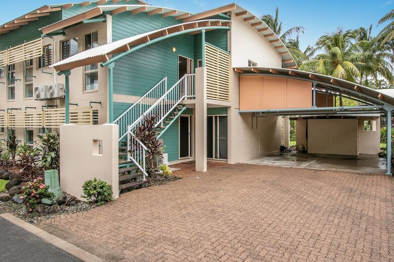 Marlin Cove Resort, Private Apartment
