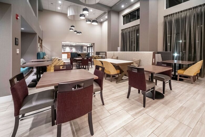 Hotel Hampton Inn & Suites Santa Maria