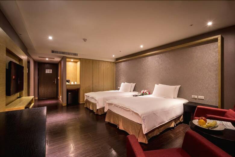 Chateau Rich Hotel