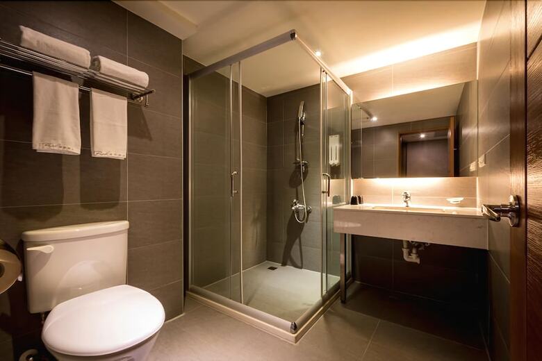 Chateau Rich Hotel